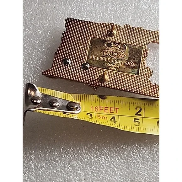 Disney Pin Pirates of the Caribbean 40th Marc Davis Dog Jail Keys LE 250 52948 - Picture 8 of 8